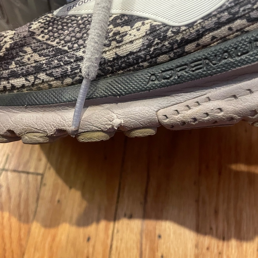 Brooks Black and Gray Snake pattern Sneakers Adre… - image 12